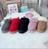 Le donne ispessiscono la suola Pantofole Scarpe Scarpe in cotone per bambini da donna di nuovo design