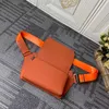 AAA Designer crossbody-väska i läder för herr Bröstpaket Märke Messenger Axelväskor Nya Svarta Orange Plånböcker Dam kuvertväska dragkedja Topp 2022