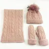 Bérets hiver femmes chapeau écharpe gants ensemble pour hommes en plein air chaud épais bonnet casquettes avec doublure filles Pom Setbérets