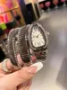 Armbandsur ankomst av högkvalitativa varumärken kvinnor tittar på att sälja mousserande handleds ormformade Watchwristwatches armbandsurturer