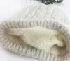 Berets Winter Women Hut Schalhandschuhe für Männer im Freien warme dicke Mütze mit Futtermädchen Pom Setberets