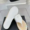 패션-플랫 샌들 클래식 여성 슬리퍼 디자이너 숙녀 소녀 슬라이드 슬라이드 고무 슬리퍼 비치 신발 줄무늬 바닥
