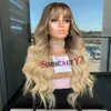Transparent Lace Body Wave Ombre Creamy Blonde 100% cheveux humains Lace Front Wig avec Bang 30 pouces Fringe 13x6 Lacea Frontal Wigs