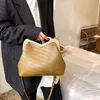 Worka wieczorowa małe ramię w torbie damskie z drewnianym uchwytem 2022 Hit Designer Luksusowa marka torebka Kawaii Totes 0623
