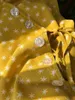 Vestidos casuais retrô meia manga embrulhada no joelho vestido de joelho feminino 2022 verão francês amarelo estampa de estampa de cintura elegante robecasual curto
