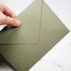 Geschenkwikkeling 5 -stcs/Set retro avocado groene papieren enveloppen met voering voor bruiloft uitnodiging envelop wenskaart baggift
