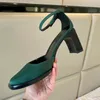 2022 Sandalias de diseño Mid-tacón Slingback Bombas Mujeres Cabeza redonda Sandalia Chunky Heel Hebilla de metal Zapatillas con caja