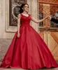 czerwona arabska formalna suknia wieczorowa