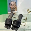 Designer Moda Mulher Flippers de Couro Quilted Sandálias Flatas de Camblim Injetado em Couro Injetado