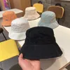 Fashion Bucket Hat Cap for Women Men Baseball Caps Beanie Casquettes Black White Fisherman Buckets Hats Patchwork Wysoka jakość Aut9081210