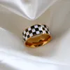 Clusterringen Zwarte wit geruite emailring 8 mm breed minimalistisch voor vrouwen trendy sieraden Gift GroothandelCluster