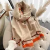 Zimowe szaliki projektant mody Nowy koń H Jacquard naśladowanie kaszmirowe ciepły szalik długi szal dla mężczyzn i kobiet