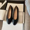 28England Luksusowe trampki Designer Buty Casual Buts Marka Treaker Woman Treaker Real Skórzane buty do chodzenia Ace autorstwa Shoebrand W114 01