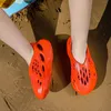 Terlik büyük sandal boyutu tasarımcı hindistancevizi delik ayakkabı erkekleri kadın y sandal terlik reçine erkekleri bayanlar slayt sandaletleri 2022