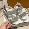 Sandaler Kvinnor 2022 Summer Luxury Rhinestone Belt Buckle Semi Slippers Thick Soled Muffin Bottom Fashion Extern Sandasandals