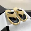 2022 Новые роскошные женские дизайнерские шлепанцы тапочки сандалии Flat Flip Flop Crocodile Skin Slide Обувь из натуральной кожи Женские летние модные пляжные тапочки с коробкой