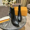 2022 Bottes de créateurs de mode Bas Véritable Cuir Couture Augmentation Haute Femme Cuir Bo ots Gaufrage Doublure en Laine Boucle Bottine Femme Botte 35-42