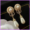 Femmes Nouvelle Perle Boucles D'oreilles Or Goutte D'eau Boucle D'oreille Femmes Lettres Designer Bijoux Classique Avec Diamants Dames Goujons D'oreille Pour La Fête D223212F