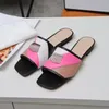 Top pantoufles pour femmes chaussures de créateur de mode en cuir sergé lettre boucle en métal chaussures plates de luxe sandales de plage intérieure envoyer boîte grand 35-43