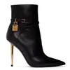 22SS Patroon Metalen Lock Decoratie Kalf Leer Hoge haklaarzen zijzip schoenen puntige teen Stiletto Heel Booties Run Way Luxury Designers Shoe Women enkelschoen