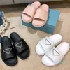 Mujeres Sandalias de moda Diseñadores Diapositivas planas Chanclas Zapatos Negro Blanco Rosa Zapatilla Desierto Spike Suela Plataforma Sandalia Mujer Diseñador US9