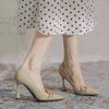 High Heels pour femmes Stiletto Fashion pointu pointu les chaussures de banquet en cuir breveté rétro chaussures de travail professionnelles G220527