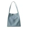 Äkta läderdesigner handväskor handväska väska Kvinnor 2022 Nya mode bärbara axelväskor Toppläder Tote Stor kapacitetsäck