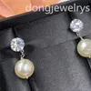 Le donne penzolano orecchini a doppia lettere fresche e temperamenti unici in stile elegante a catena lunga pendientes orecchini di perle dolgjewelrys