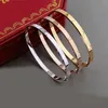 Braccialetti di moda di alta qualità di design Bracciale bracciale d'amore in acciaio al titanio Bracciale sbiadito 18 carati Borsa in velluto con gioielli in oro e argento rosa