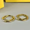 Boucles d'oreilles de créateurs pour femmes marmons d'oreille de mode de mode cercle d'or design de haute qualité bijoux de luxe 275Z