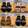 Vinterbilden Womens Tisters Sandaler Flip Flops Designer Luxury Flat Heels Rubbe Wool Slipper