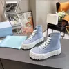Designers Sapatos femininos Cotton Cotton Sneakers Sneakers Wheel Nylon Trainers Lace Up Up Rubber Triangle Causal Shoes Botas