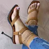 Hot koop-sandalen schoenen mode clip toevelcro sandalen vrouwen Europese en Amerikaanse stijl hoge hakken dunne hakken flip flops 220316