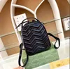 Designer Black Embossing Backpacks Handtassen Tas Vrouwen echte leren schooltas mode dame knapzak Presbyopische rugzak