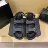 Крюк Loop Women Sandals Designer с двойной буквы градиента рампы сандаловый отдых на открытых слайдах роскошные простая модельер кожа