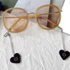 2PCS Fashion LoveHeart Glasses Chain Pedants حلقات الأذن على غرار سلسلة من النظارات الشمسية الإكسسوارات متعددة الألوان بالجملة