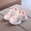 Barn dämpar casual sneakers pojkar slitstarka sneakers flickor lätta skor 2022 baby storlek 21-30 skor med andningsbara G220517