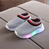Sneakers 22 Sonbahar Slip-On Çocuk Ayakkabı Işık Tenis Ile LED Infantil Boys Spor Aydınlatma LED Çocuk Parlayan