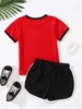Kleinkind-Mädchen-Shorts mit Buchstaben-Grafik, Ringer-T-Shirt und kontrastierender Bindung SHE