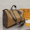 Designer Män och kvinnor Duffel Väskor Bagage Luxury Leather Outdoor Travel Stora kapacitet Handhållen Klassisk Fashion Inner Compartment Storlek 50-29-23 6456113