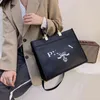 СКИДКА 56% 2022 New Trendy Handbags Диагональная сумка через плечо с крупным буквенным принтом