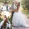 2022 Vintage Tiers Country Wedding Suknizacja linii Puffy ślubne suknie ślubne koronkowe aplikacje Ruffle rękawe sukienki Bride Bride Sukienki