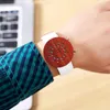 Avanadores de punho Wooden Watch Men Women Mulheres únicas individuais em forma de bola Data LED Data de couro Strapwatch Wood Wood Bamboo Reloj de Madera