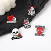 Punk Skeleton Spilla smaltata Spilla Abiti gotici Dead Inside Risvolto Fiore Teschio Gioielli personalizzati Zaino Cappello Distintivi Regalo degli amici