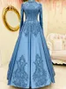 Abiti da sera musulmani blu Collo alto maniche lunghe Applique Abiti da ballo in raso di pizzo Abito formale da donna elegante Robe De Marriage