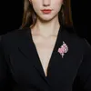 Designer kvinnor blomma broschrosa kostym broscher för kvinna färgglada zirkon damstift vintage elegant brud klänning pinstop pin mode