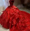 Sparkly Red Quinceanera -jurken van de schouder gezwollen gelaagde rok zoete 16 jurk pailletten applique kralen Vestidos de 15 anos bc10340