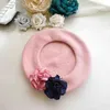 2017 Nueva Moda Elegante Invierno Boina Sombrero Para Las Mujeres Seda Flor Decoración Alta Calidad Vintage Lana Boina Sombreros Femeninos Otoño Invierno J220722