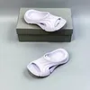 2022 piscina de moldes lesão feminino de designers de designers triplos de triplos scuffs mocassins sandálias planas deslizantes de borracha sapatos paris espuma de pinça de tanga de pilotos esportivos de estilo esportivo