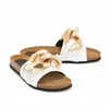 Golden Chunky Chain Women Sandals tofflor Slides broderade tyg Sandaler Slipper Flats Casual Walking Beach Slide Lady Comfort Footwear